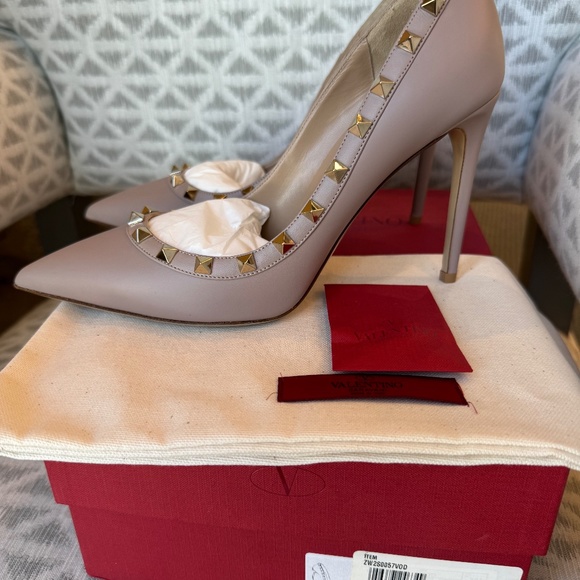 COPY - New! Valentino Rockstud Pumps in Poudre Size 38 - Picture 7 of 7